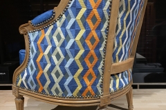 33140-villenave-dornon-tapissier-decorateur-fauteuil-bergere-velours-clous-gironde4