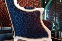 Bordeaux-33000-tapissier-decorateur-artisan-renovation-restauration-fauteuil-bergère-coussin-tissu-velours-leopard-gironde3