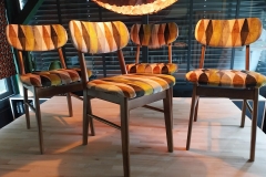 chaise-contemporaine-velours-losange-tapissier-decoration-renovation-artisanat-couverture-restauration-ameublement-gironde-bordeaux2