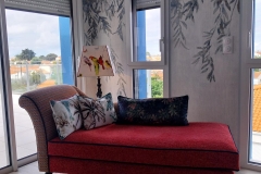 33700-Mérignac-Renovation-papierpeint-panoramique-feuillage-méridienne-fauteuil-médaillon-LouisXVI-coussin-decoration-creation-abat-jour-Bordeaux-Gironde7