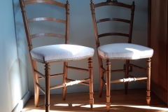 chaise-ancienne-restaure-tapissier-decorateur-couverture-tissu-editeur-galon-clous-bordeaux-gironde