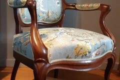 rénovation-fauteuil-Louis-phillips-tissu-editeur-artisan-tapissier-decorateur-gironde