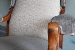 tapissier-decorateur-artisan-fauteuil-voltaire-couverture-restauration-gironde-bordeaux-33-1
