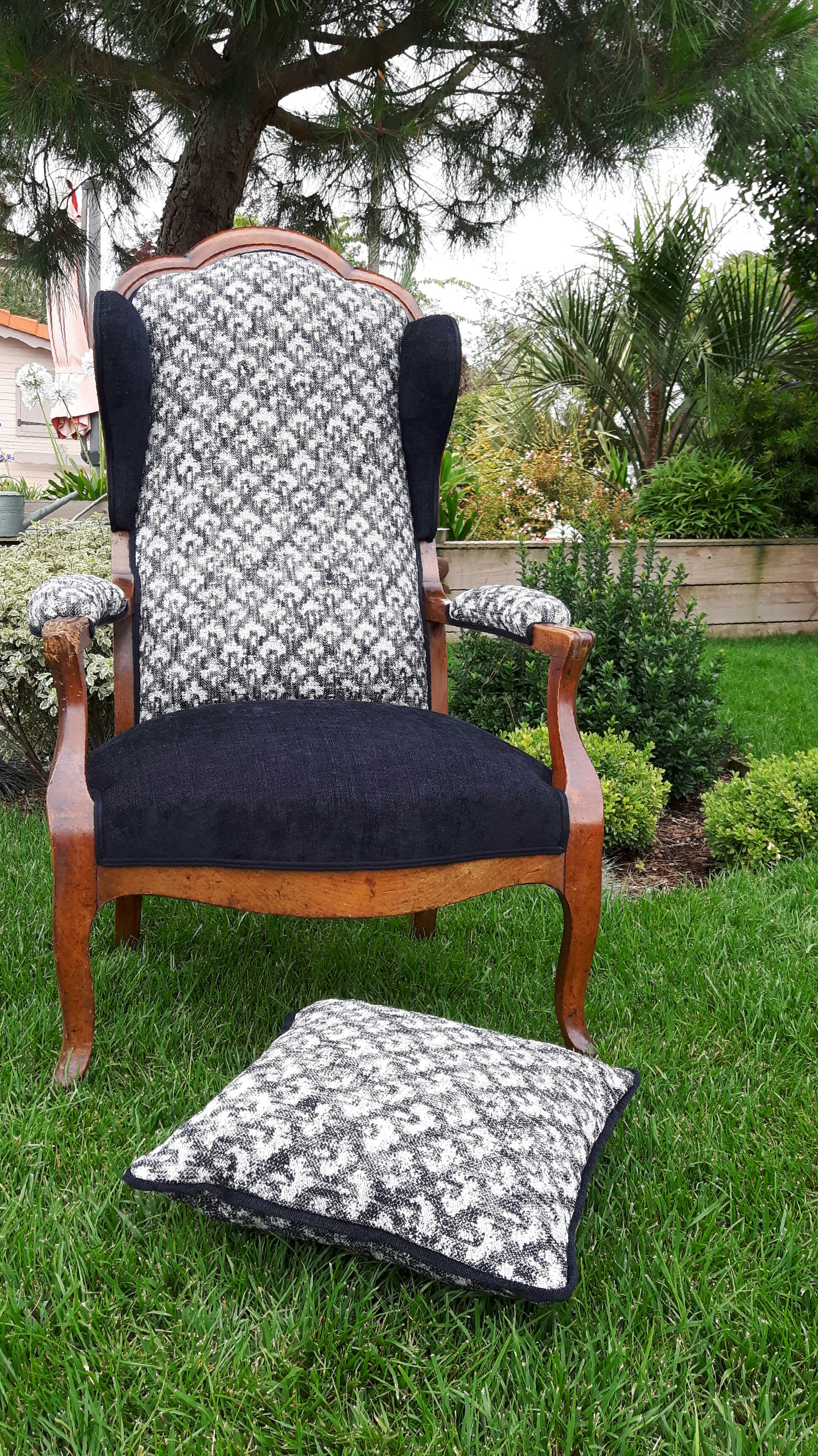 Léognan Réfection fauteuil voltaire à oreilles