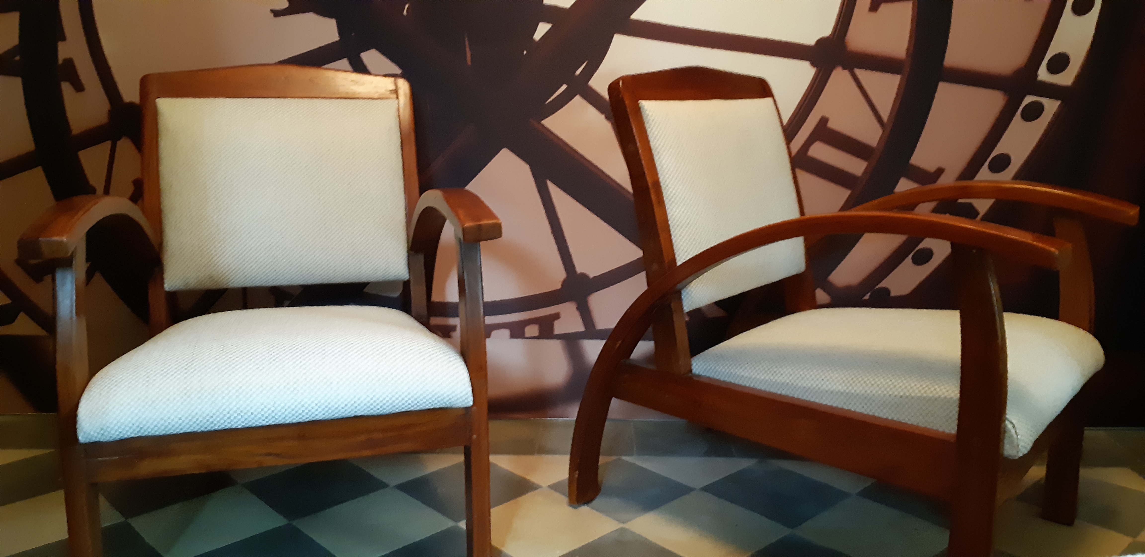 Pessac Recouverture Fauteuils de style Art Déco – Tapissier Décorateur – Gironde