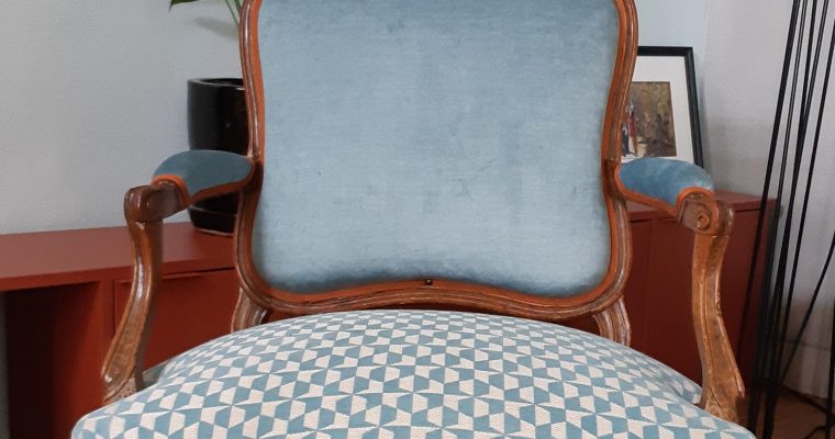 Artisan-tapissier-decorateur-Rénovation fauteuil Louis XV à la reine
