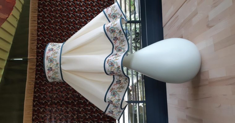 BORDEAUX Abat-jour juponné – Artisanat d’art