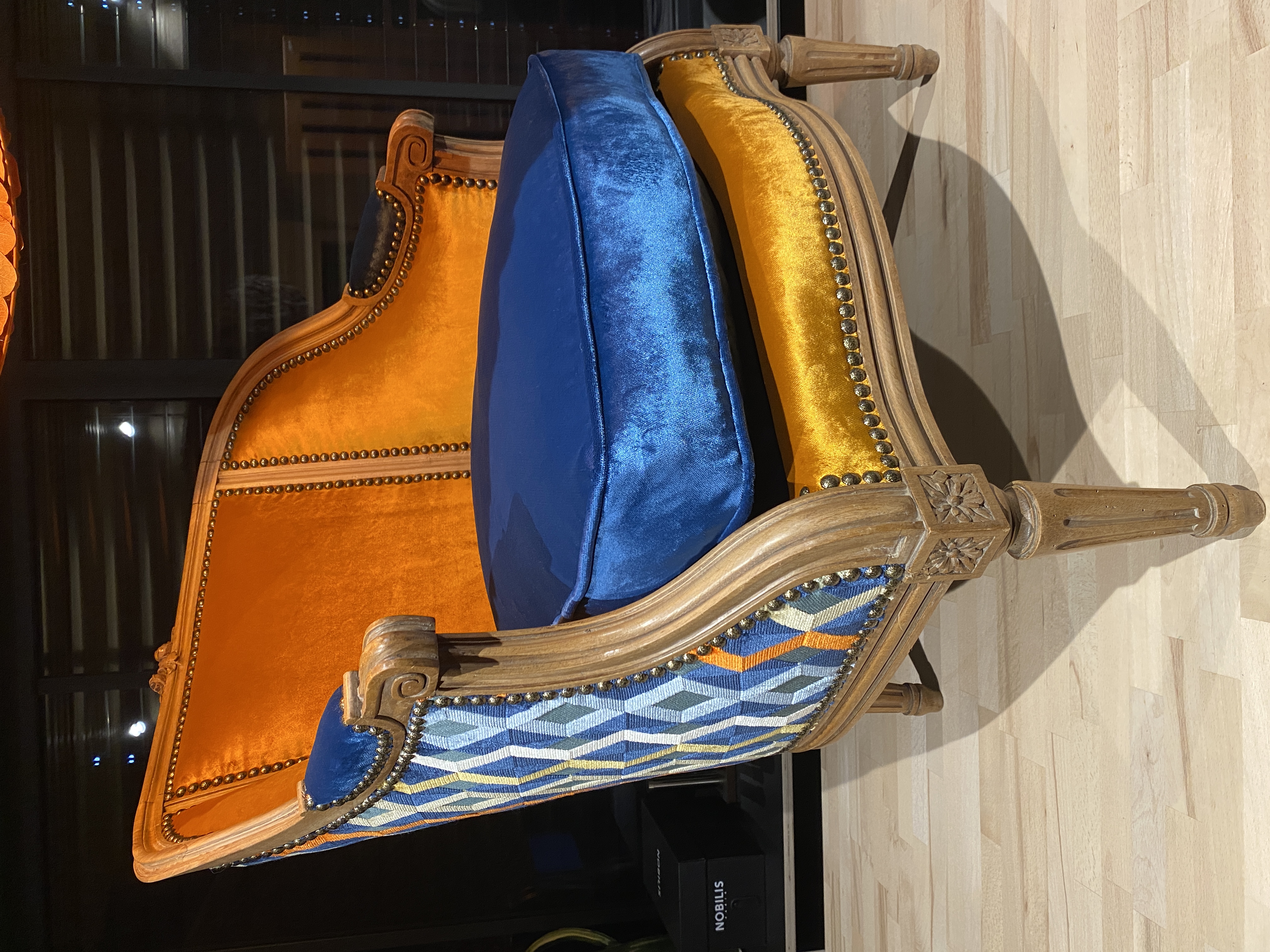 Bergère de style Louis XVI – Velours uni – Velours à motifs géométriques