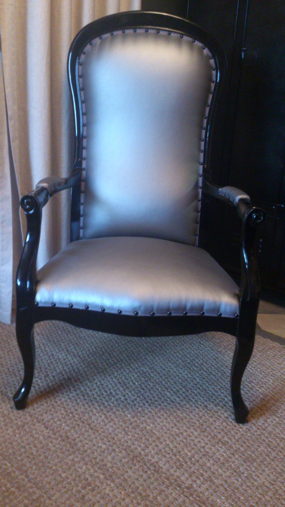 Bègles Rénovation Fauteuils – Voltaire laqué noir